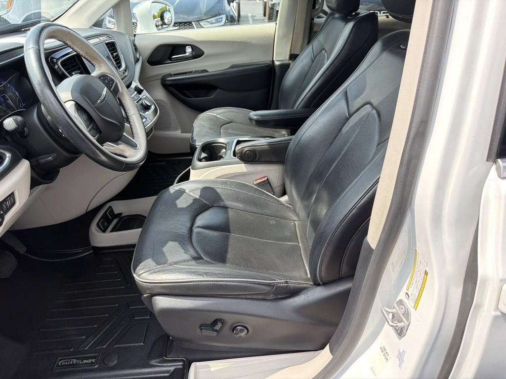 Used 2020 Chrysler Pacifica Limited FWD image 22