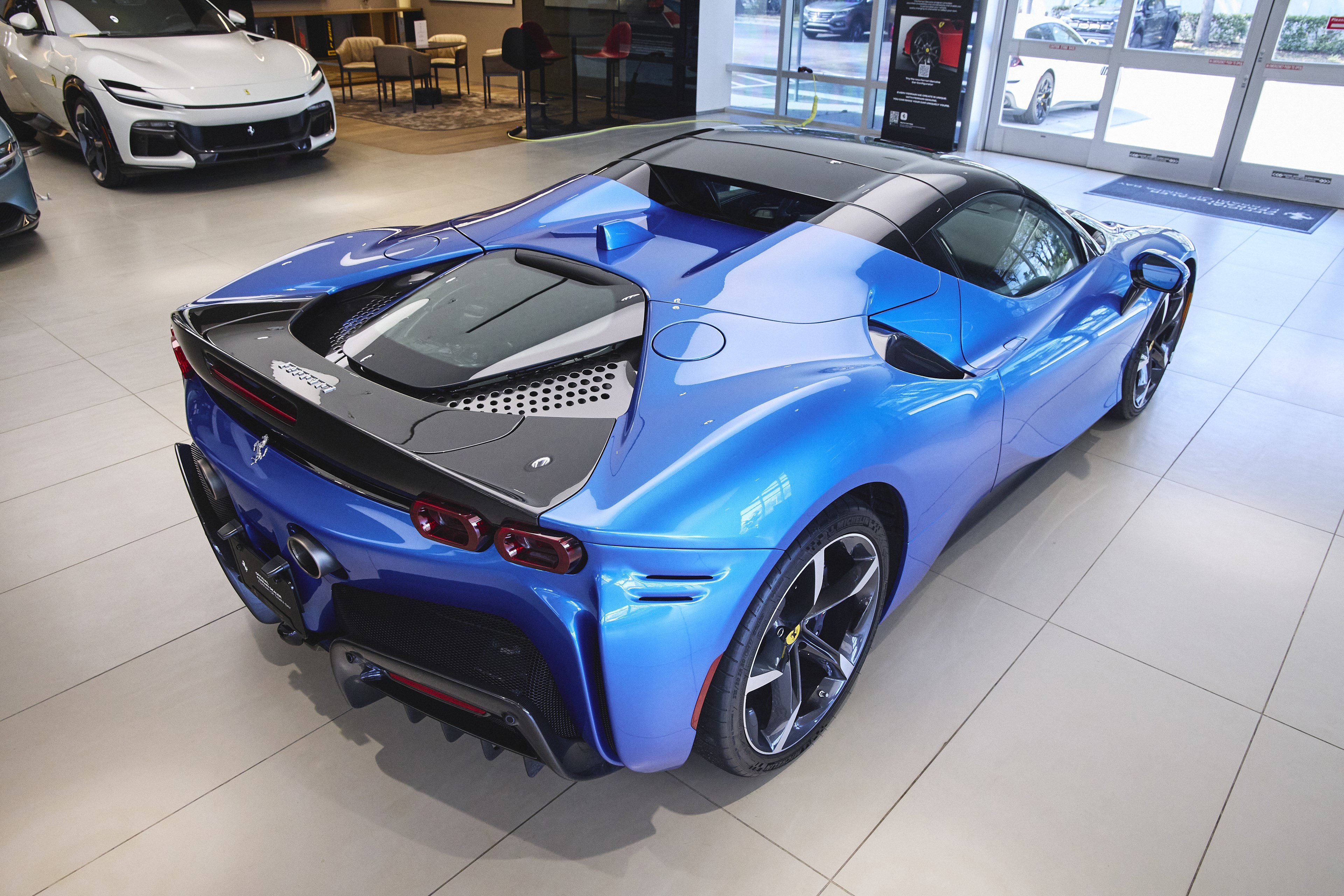 Used 2023 Ferrari SF90 Spider image 58