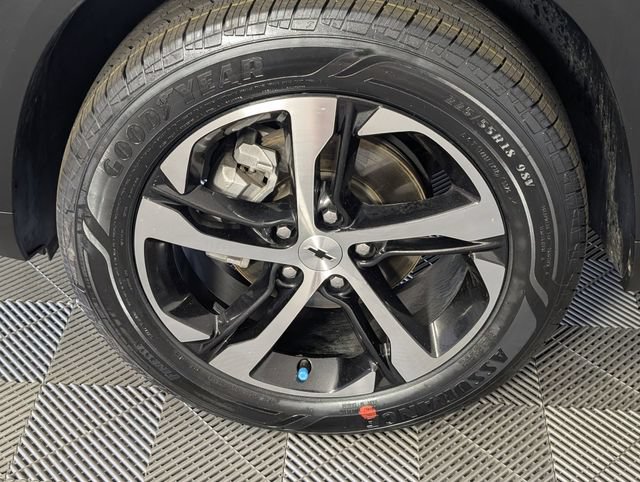 Used 2025 Chevrolet Trax RS FWD image 8