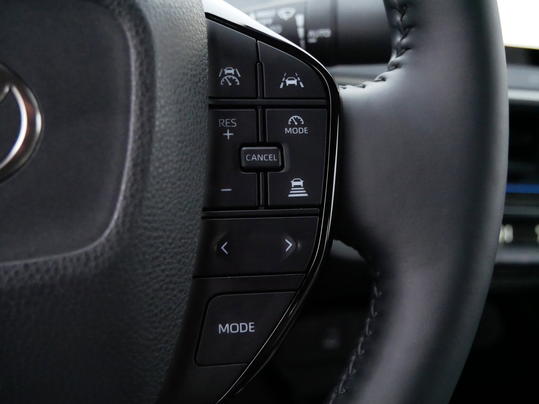 Used 2025 Toyota Prius Limited image 25