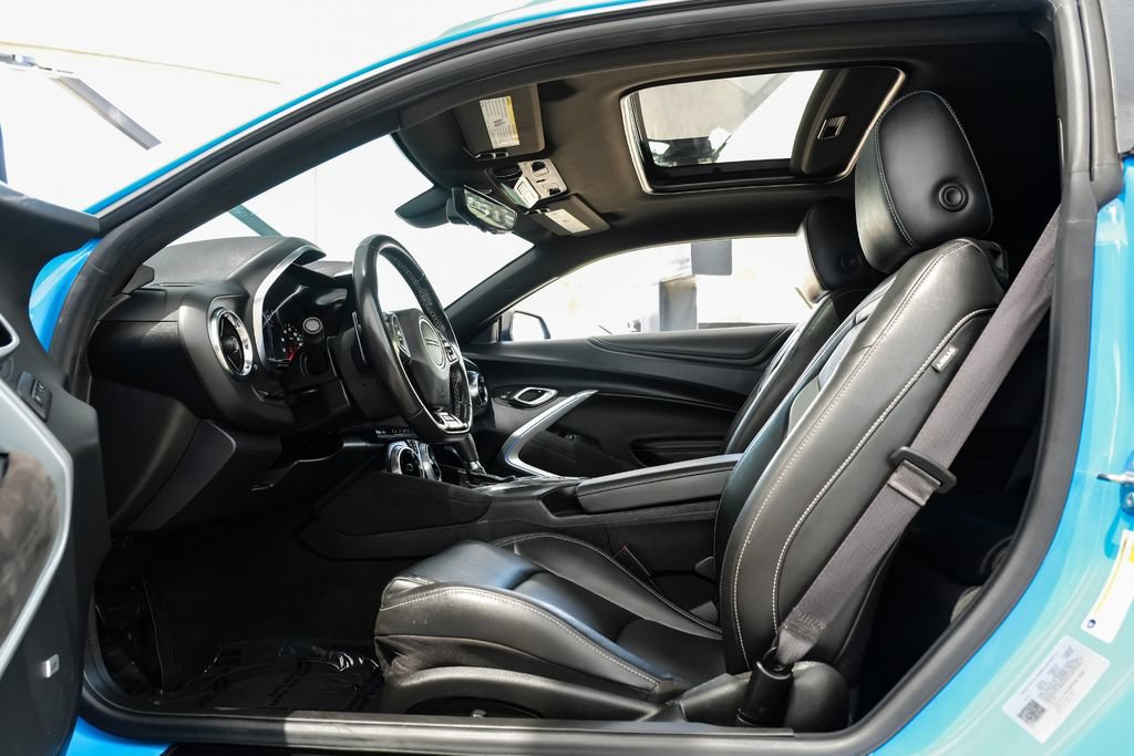Used 2023 Chevrolet Camaro SS RWD image 3
