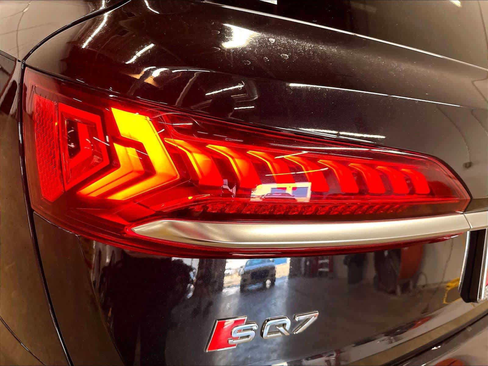 Used 2021 Audi SQ7 Premium Plus w/ Executive Package AWD/4WD image 31