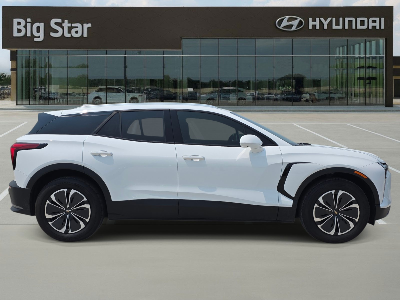 Used 2024 Chevrolet Blazer EV LT AWD/4WD image 5