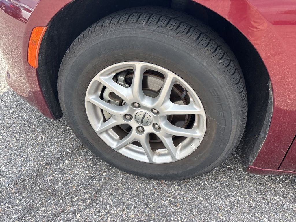 Used 2023 Chrysler Voyager LX FWD image 8