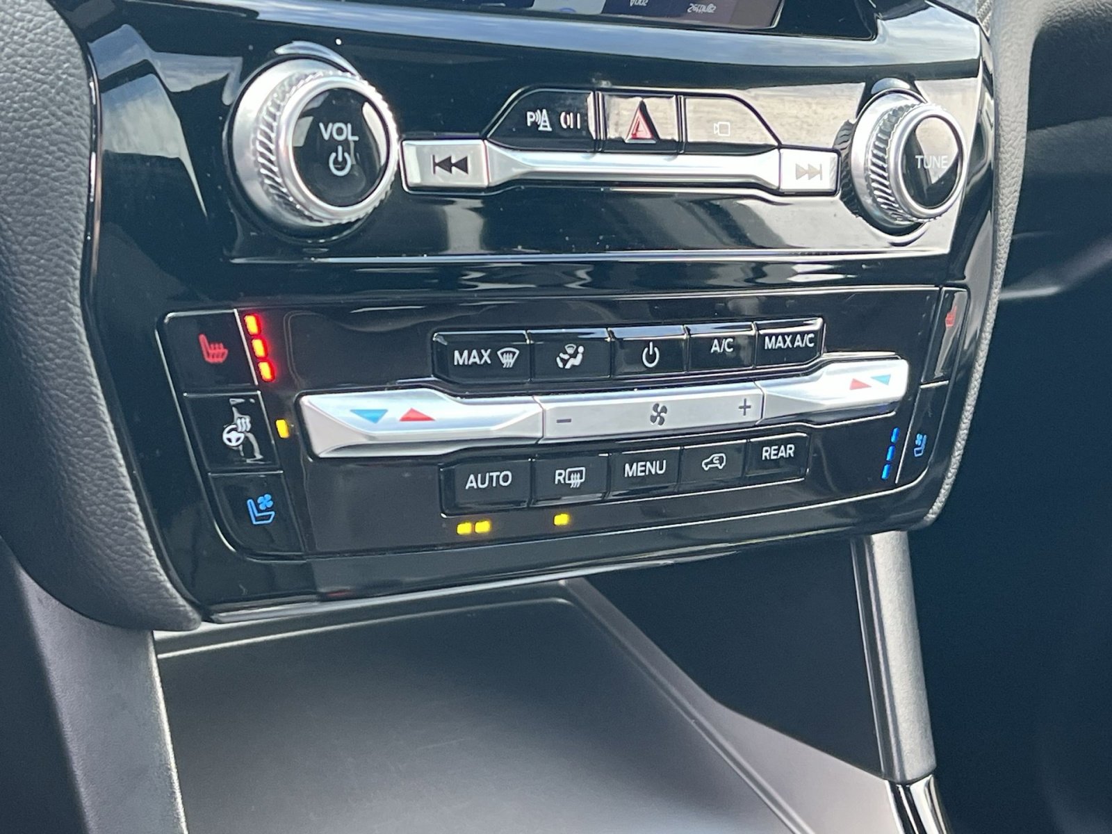 Used 2022 Ford Explorer ST w/ Equipment Group 401A image 21