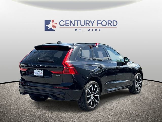 Used 2024 Volvo XC60 B5 Plus AWD/4WD image 2