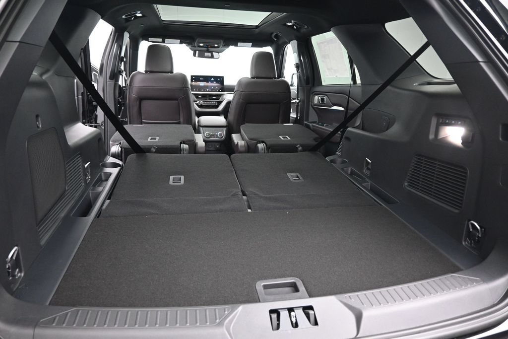 New 2026 Ford Explorer Platinum RWD image 25