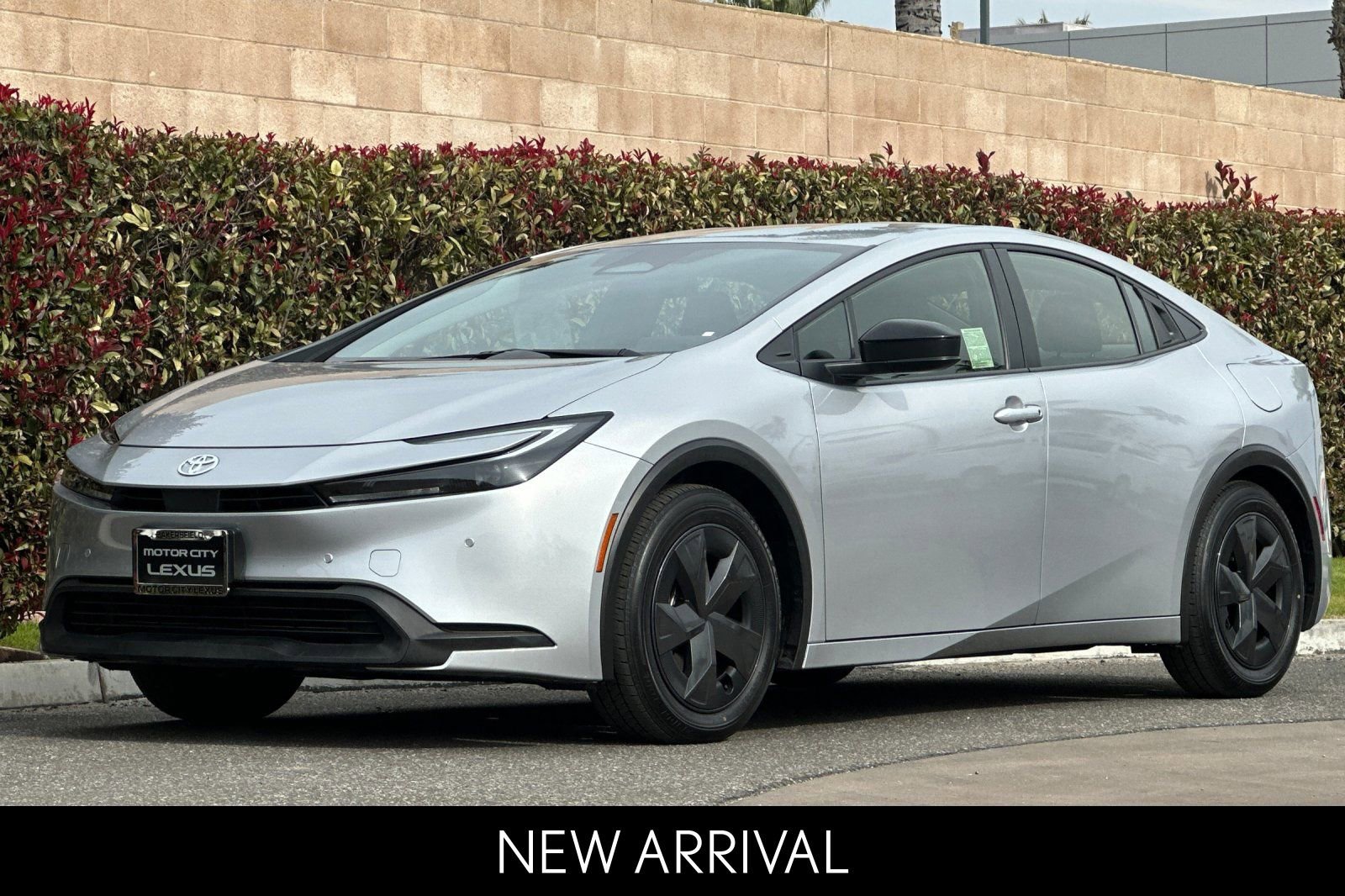 Used 2025 Toyota Prius LE image 8