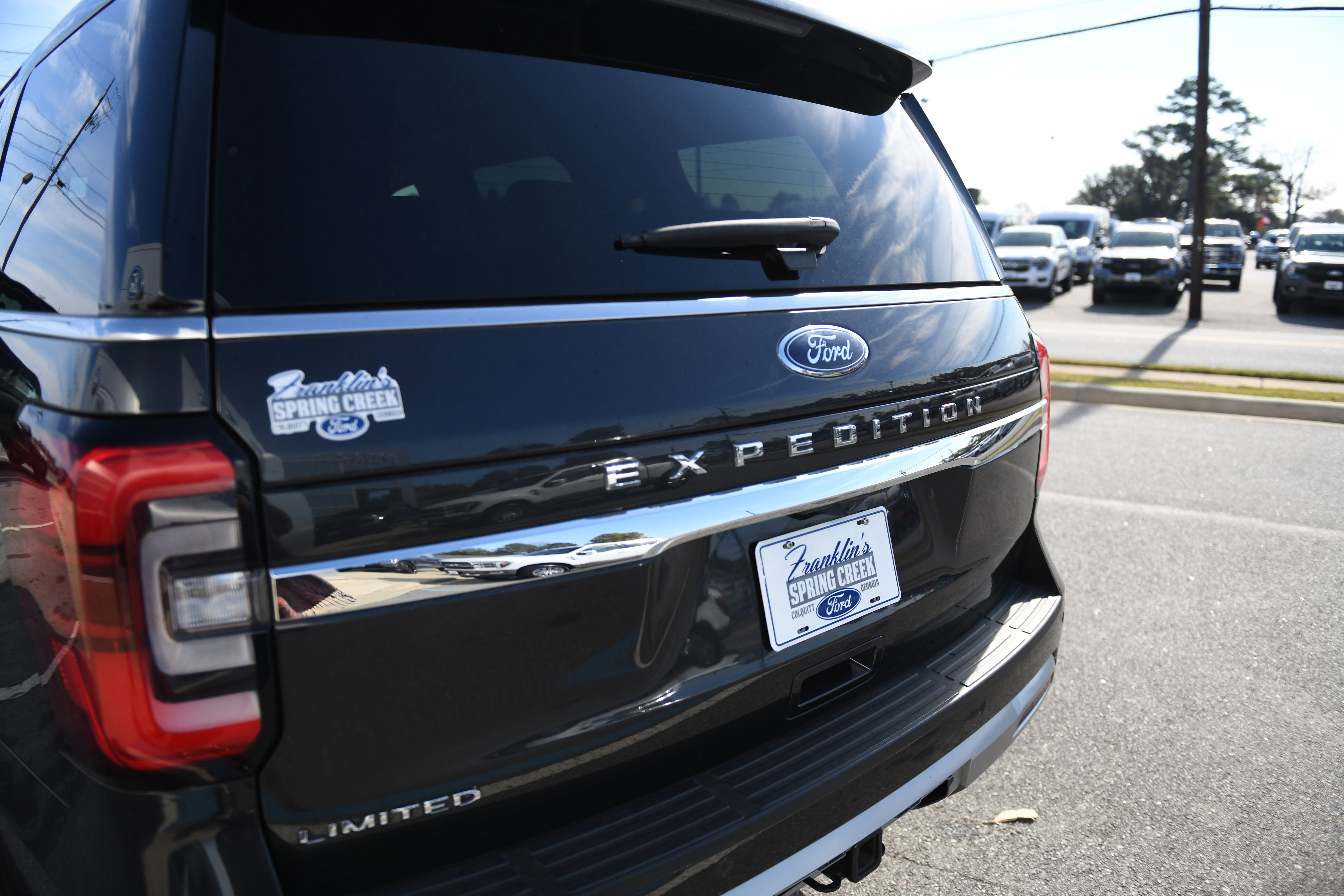 Used 2024 Ford Expedition Limited image 7