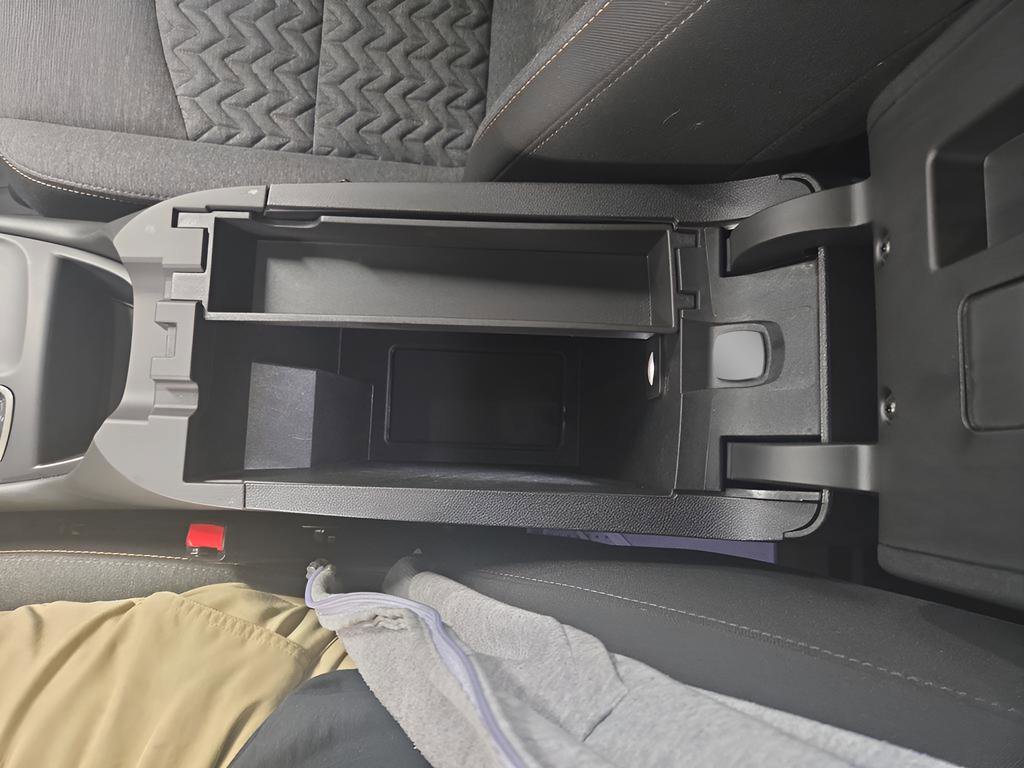 Used 2023 Chevrolet Equinox LT image 30