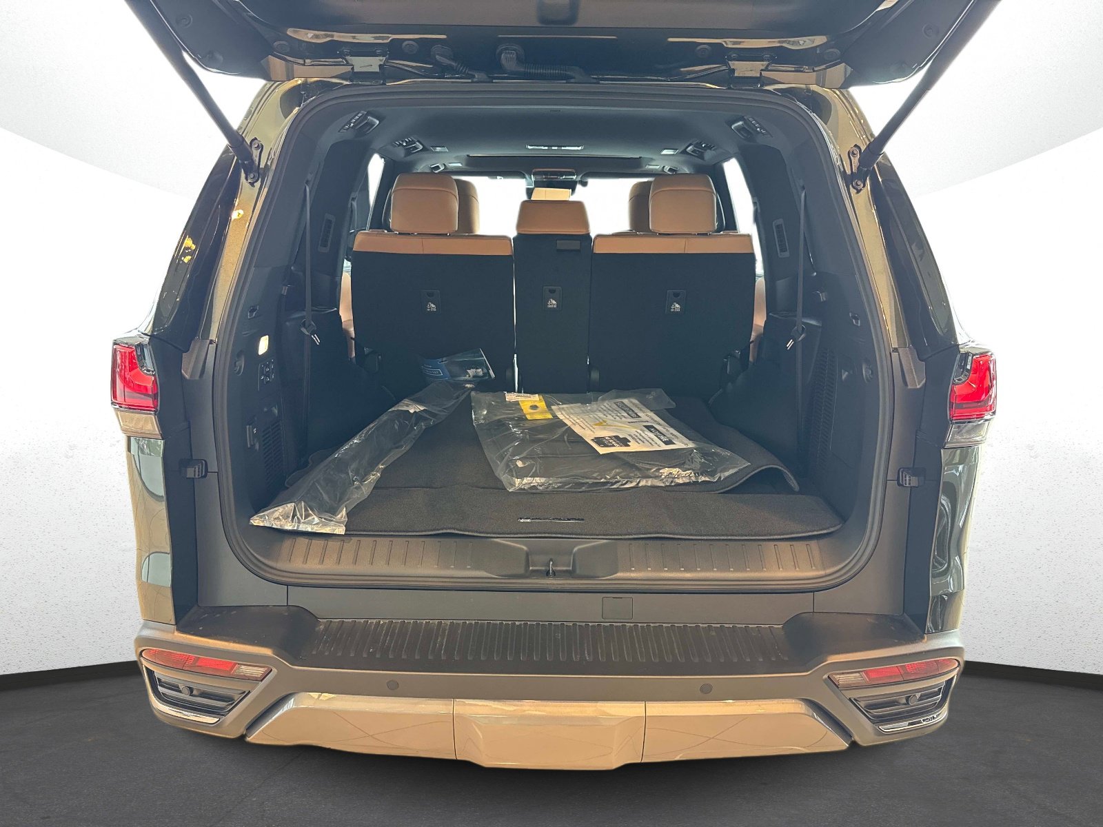 New 2026 Lexus LX 600 4WD w/ Luxury Package image 11