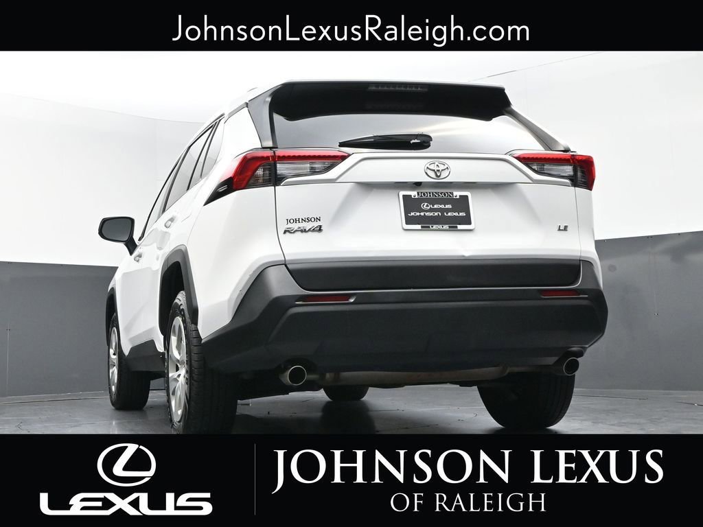Used 2020 Toyota RAV4 LE FWD image 18