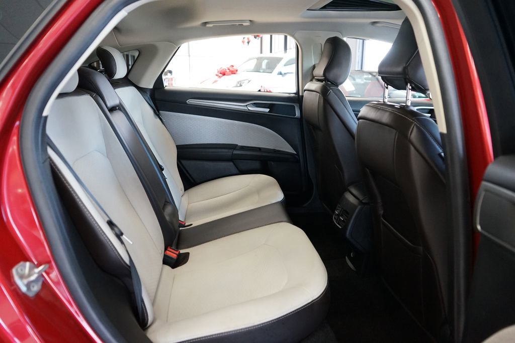 Used 2020 Ford Fusion SE w/ Equipment Group 151A image 14