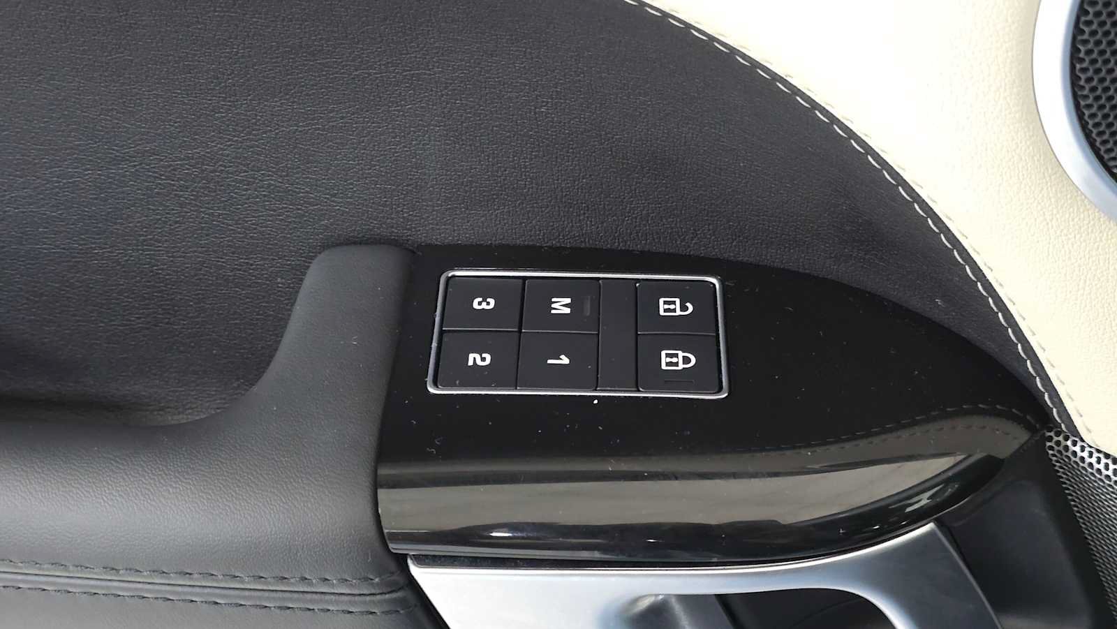Used 2021 Land Rover Range Rover Sport HSE Silver Edition AWD/4WD image 24