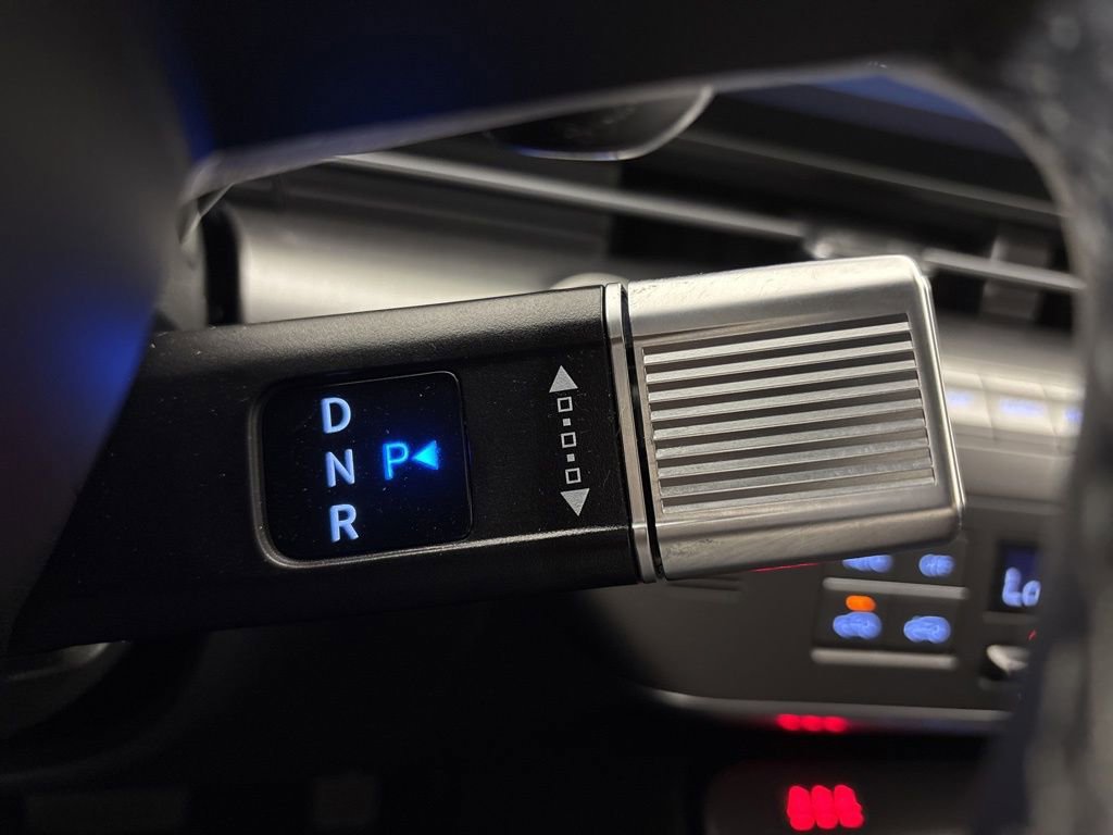 Certified 2025 Hyundai Kona SEL image 28