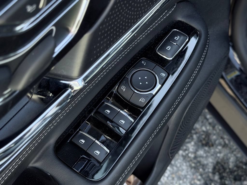 Certified 2024 Lincoln Corsair AWD image 15