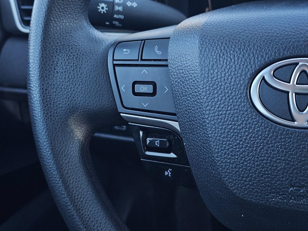 Used 2025 Toyota Camry LE FWD image 26