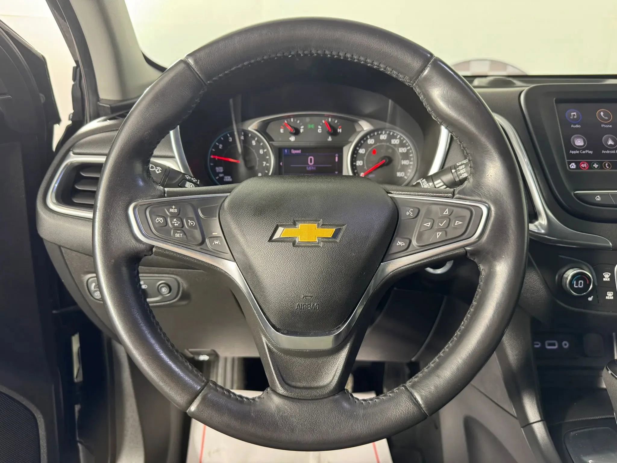 Used 2020 Chevrolet Equinox LT w/ Driver Convenience Package FWD image 13