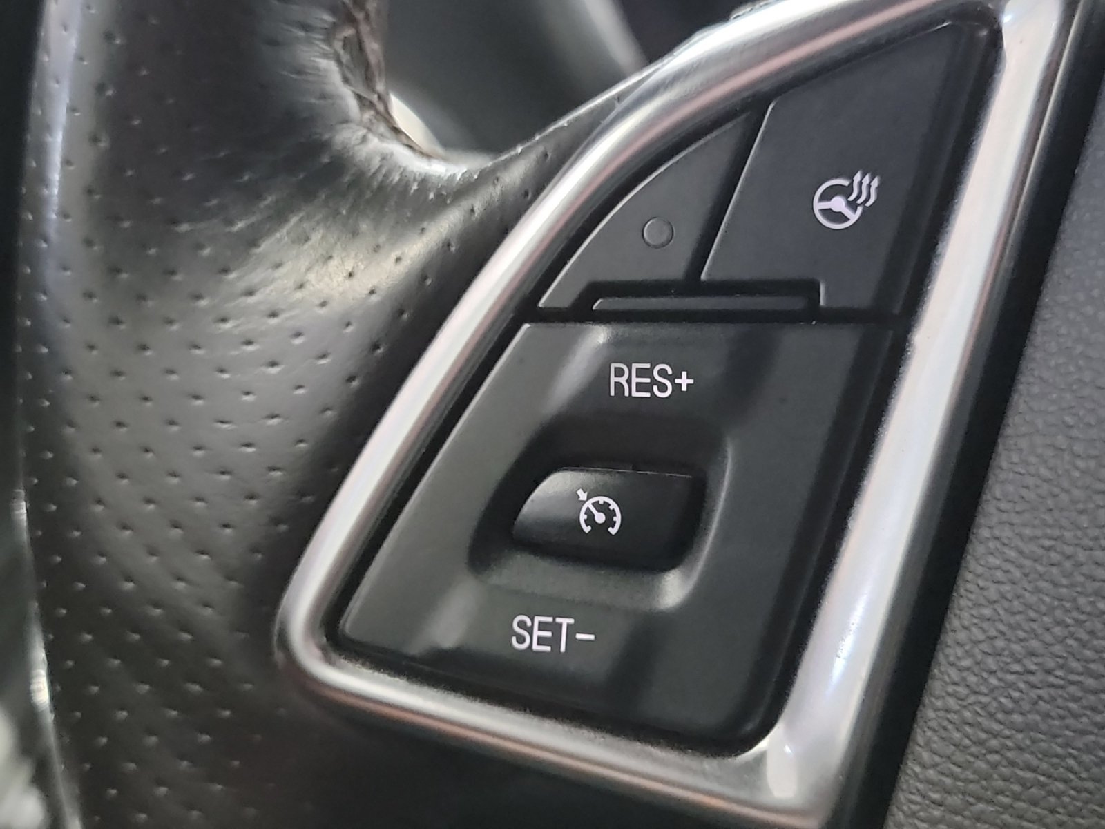 Used 2018 Chevrolet Camaro LT RWD image 33