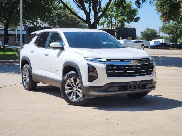 Used 2026 Chevrolet Equinox LT FWD image 2