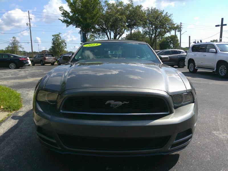 Used 2013 Ford Mustang Premium RWD image 3