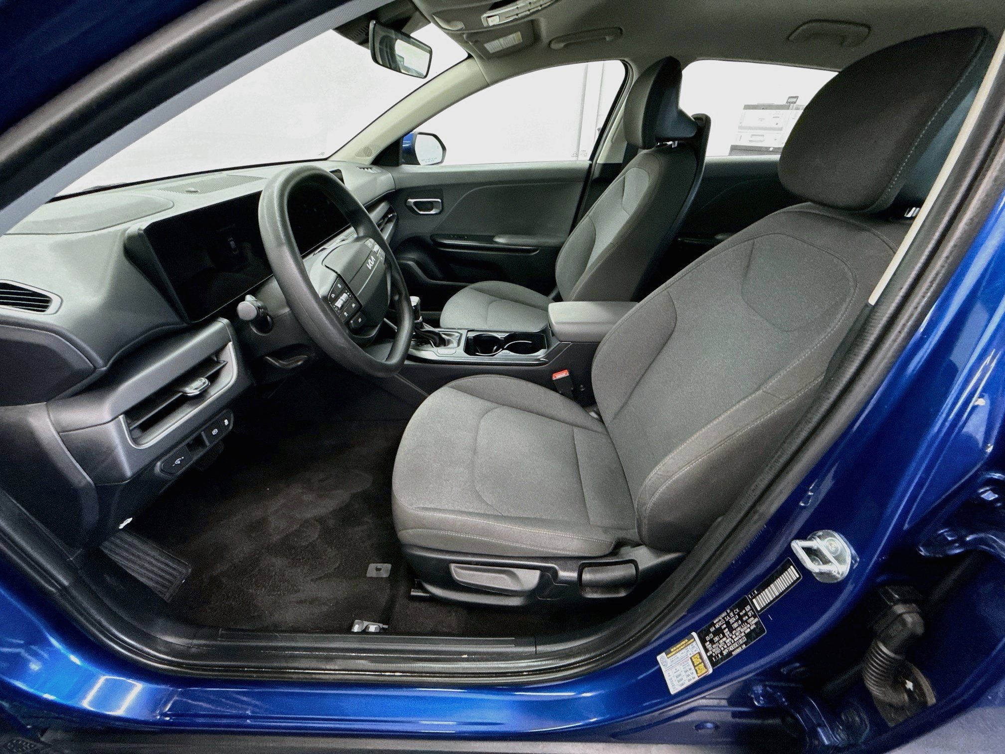 Used 2025 Kia K4 FWD image 13