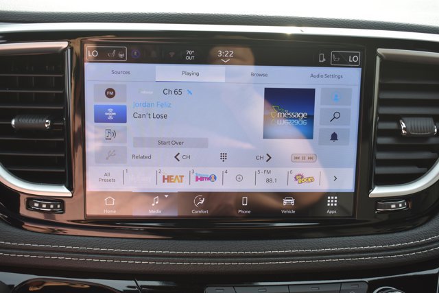 New 2026 Chrysler Pacifica Select image 24