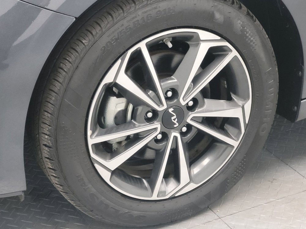 Used 2024 Kia Forte LXS image 31