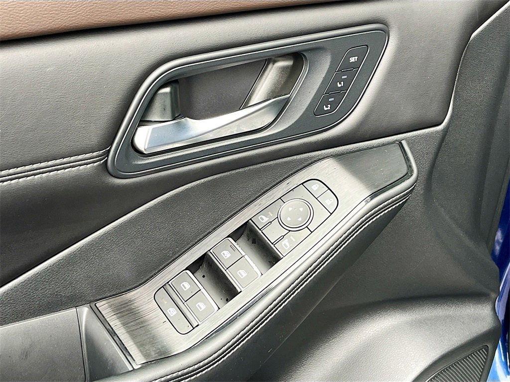 Certified 2023 Nissan Rogue SL w/ SL Premium Package image 16