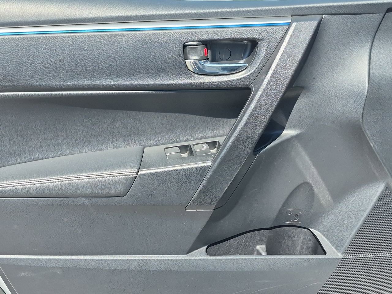 Used 2014 Toyota Corolla LE Premium w/ Driver Convenience Package FWD image 23