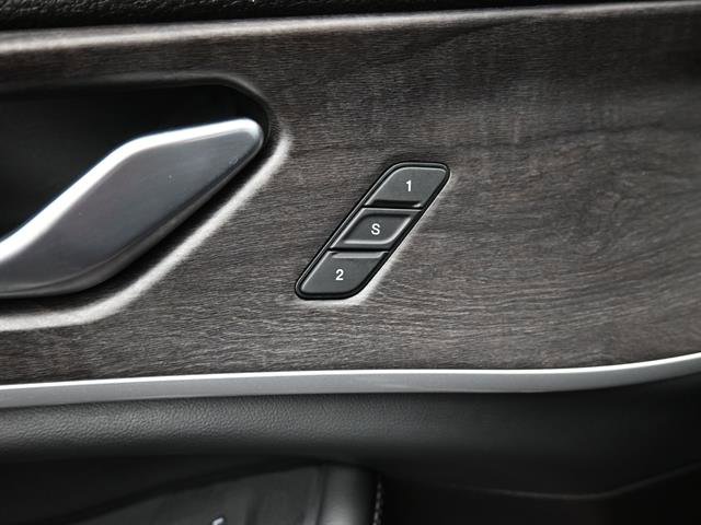 Used 2022 Jeep Grand Cherokee L Limited AWD/4WD image 8