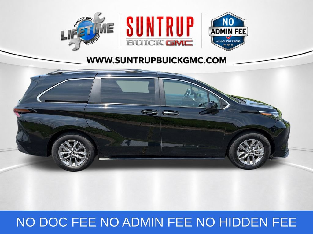 Used 2025 Toyota Sienna XLE FWD image 7