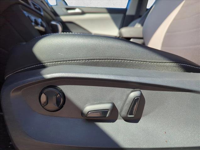 Used 2023 Volkswagen Taos SEL image 10