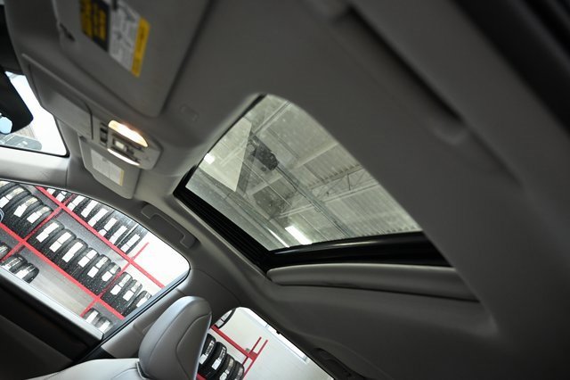 Used 2021 Toyota Highlander XLE image 22