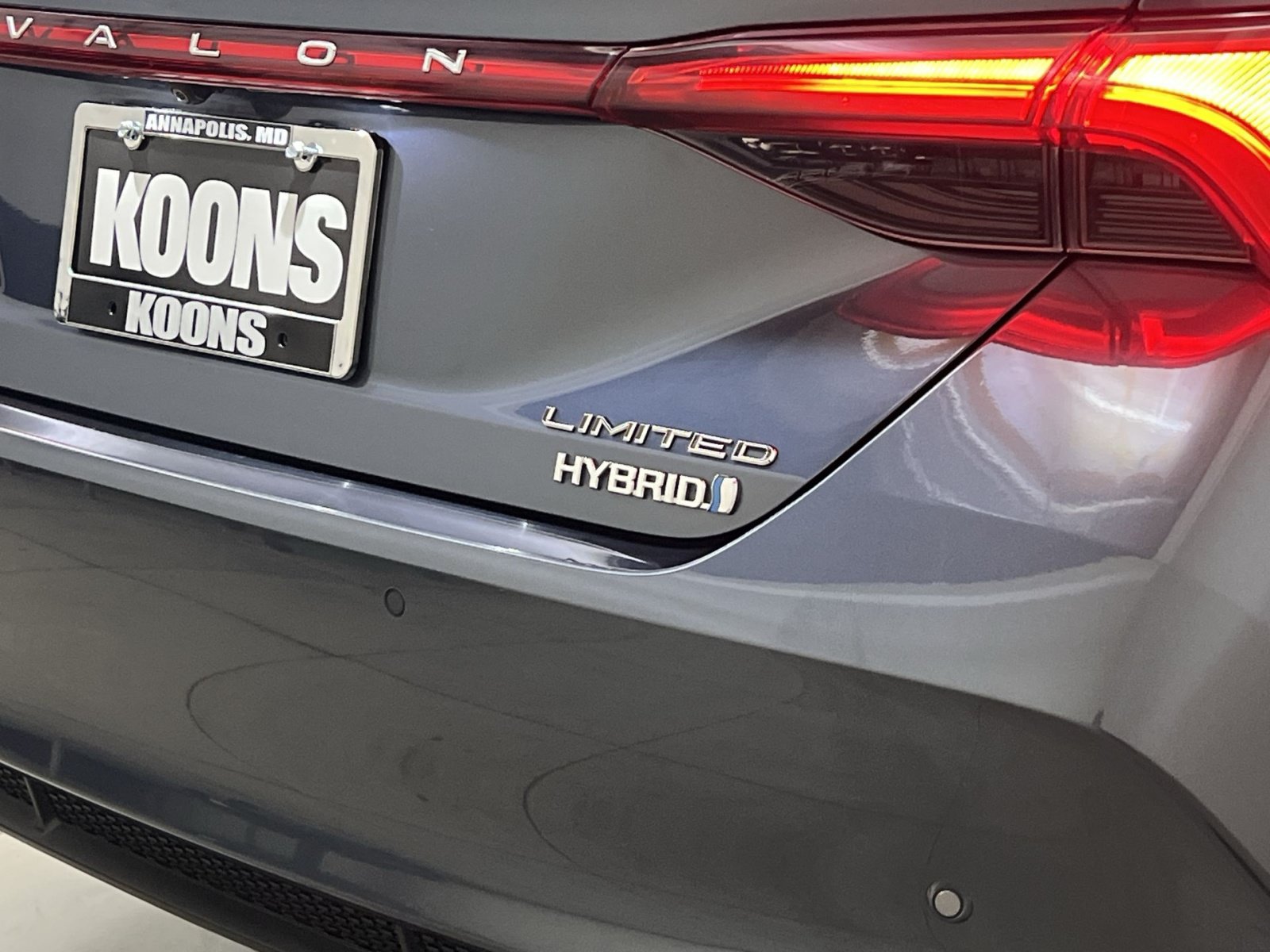 Used 2021 Toyota Avalon Limited w/ Advanced Safety Package FWD image 29