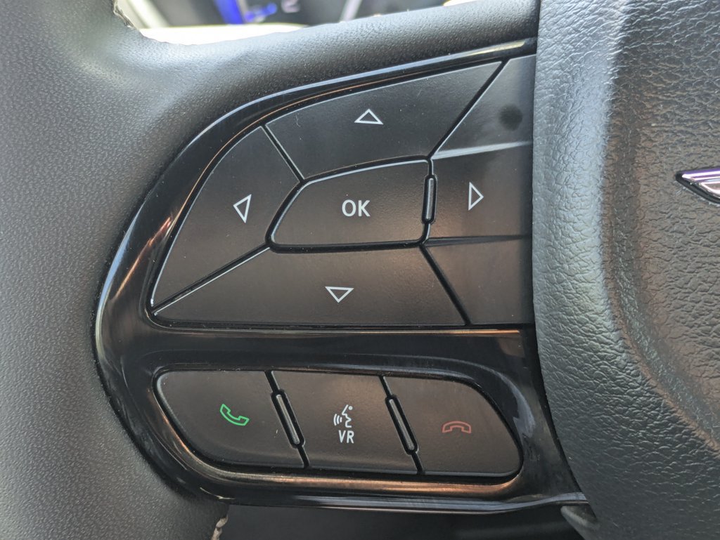 Used 2025 Chrysler Pacifica Limited FWD image 26