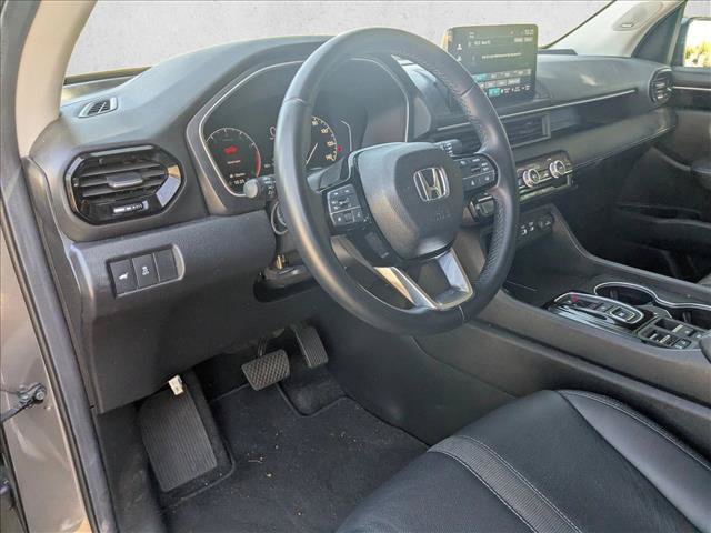 Used 2025 Honda Pilot Touring image 10