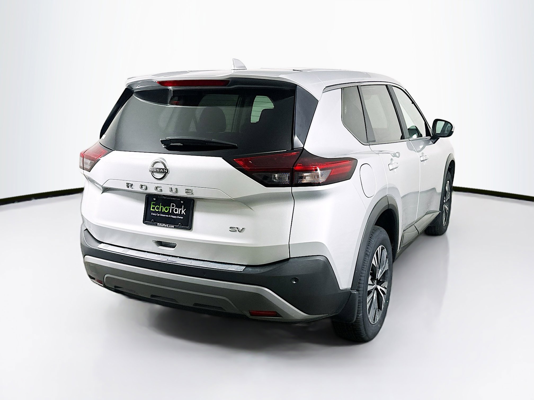 Used 2023 Nissan Rogue SV image 9
