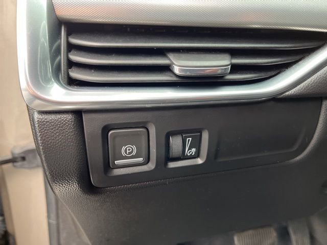 Used 2023 Cadillac XT4 Premium Luxury w/ Cold Weather Package FWD image 36