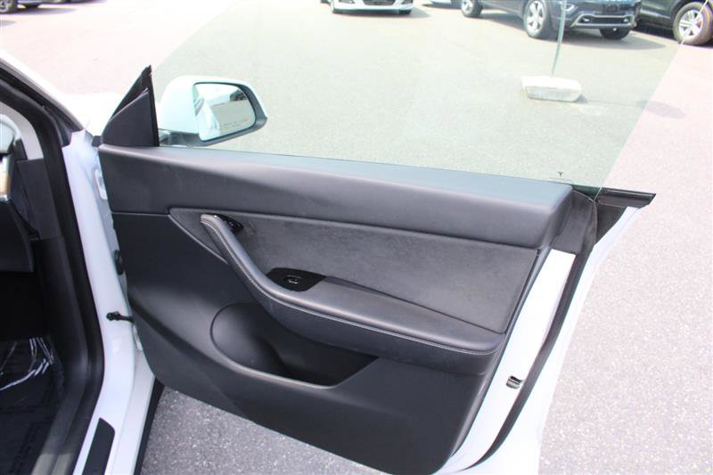 Used 2021 Tesla Model Y Long Range image 14
