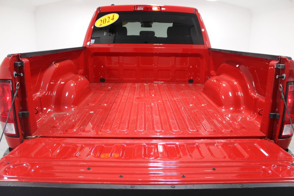 Used 2024 RAM 1500 Classic SLT image 16