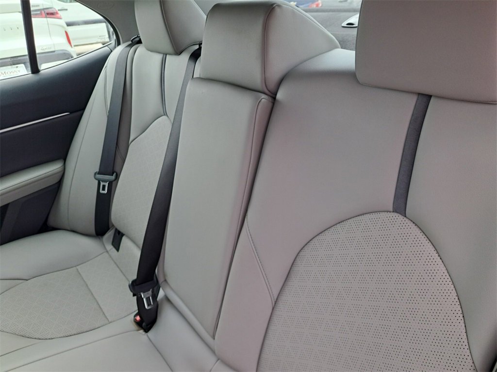 Used 2022 Toyota Camry XSE image 23