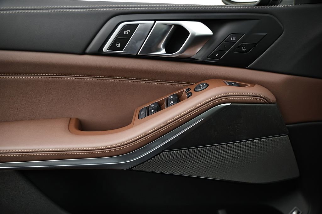 New 2026 BMW X5 xDrive50e w/ Executive Package image 15