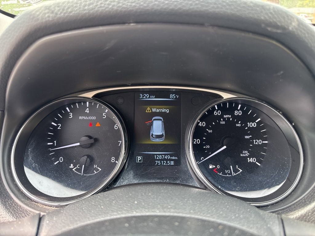 Used 2016 Nissan Rogue S w/ S Family Package image 12