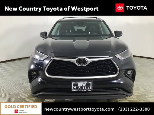 Certified 2022 Toyota Highlander XLE image 2