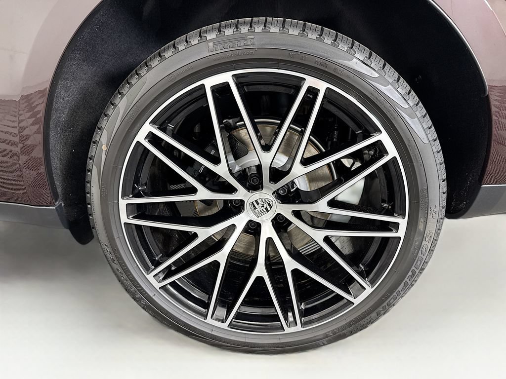 Used 2026 Porsche Macan AWD/4WD image 32