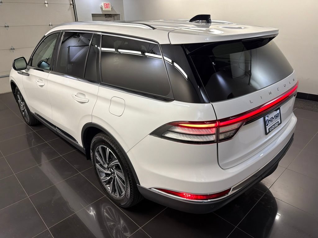 New 2026 Lincoln Aviator AWD image 4