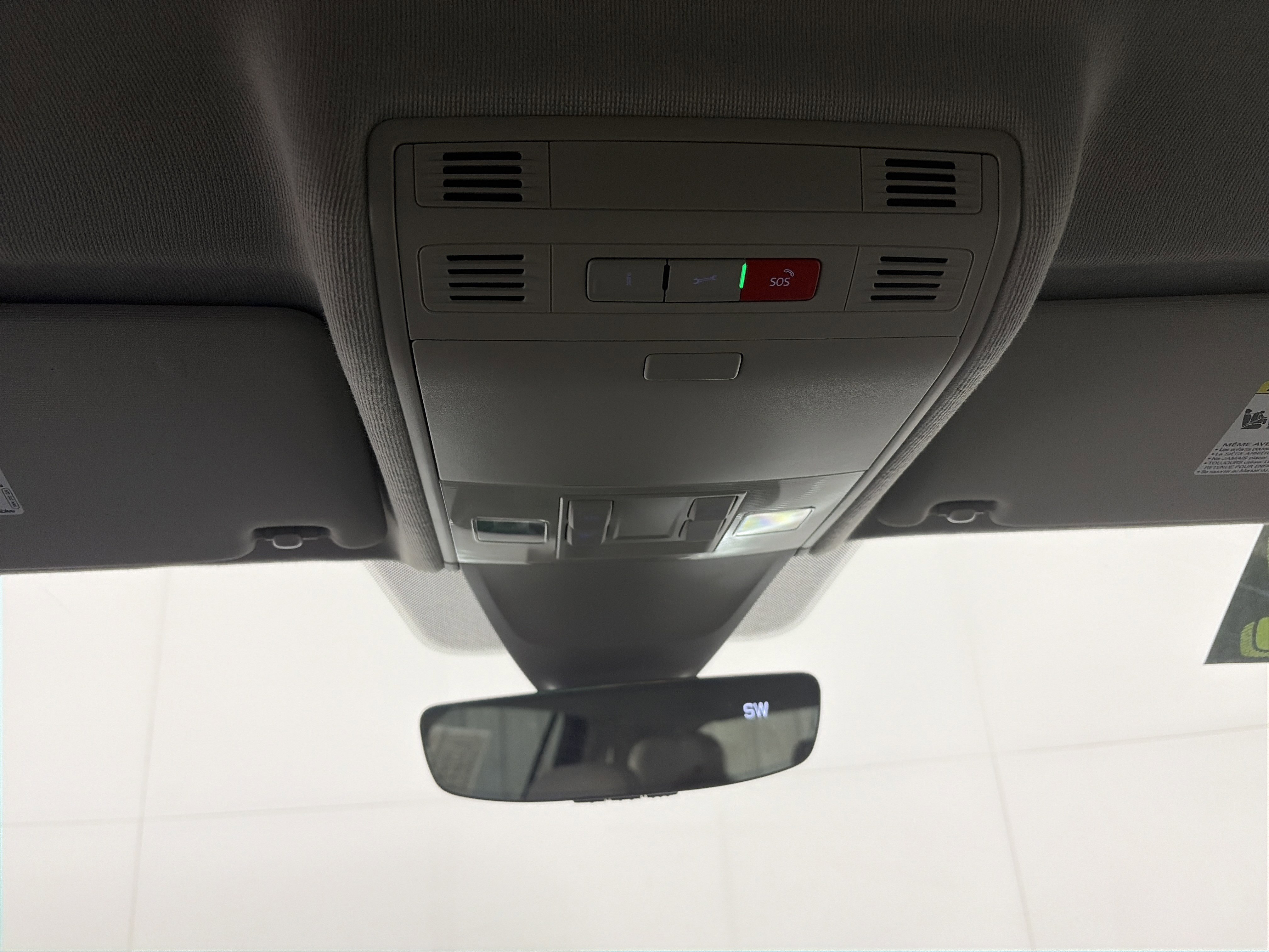 Used 2022 Volkswagen Tiguan SE image 33