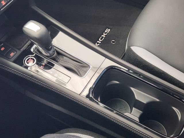 Used 2023 Nissan Kicks SR w/ SR Premium Package FWD image 16