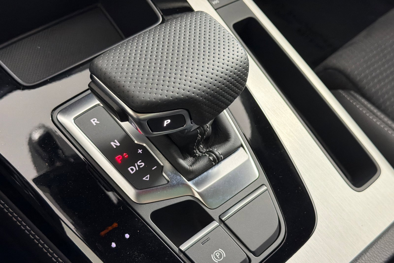 Used 2025 Audi Q5 e Premium Plus w/ Premium Plus Package image 21